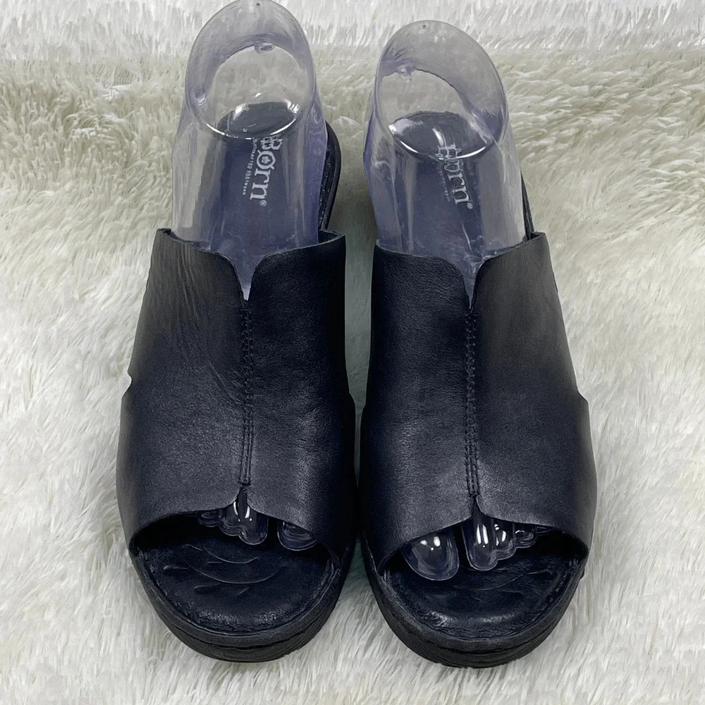 Born Wedge Sandals Womens 9 Black Very Good Leather Peep Toe Slides F22903